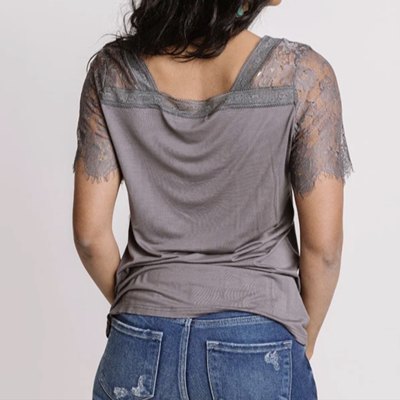 Lace sleeve v neck - Impressions boutique - Picture 4 of 7